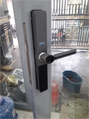 Tổng đại lý khóa cửa nhôm tại HCM chính hãng, đáng tin cậy